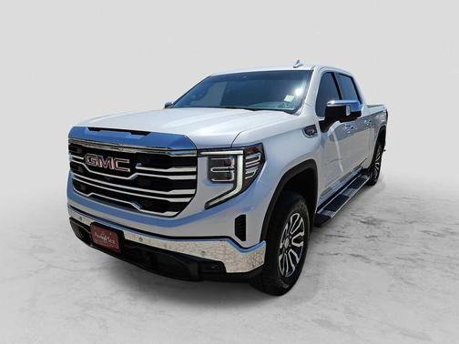 White Frost Tricoat 2023 GMC Sierra 1500 SLT