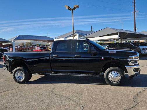 2026 RAM 3500 Tradesman 4x4 Crew Cab 8 Box