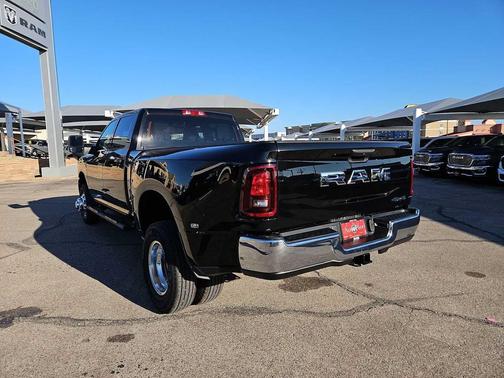 2026 RAM 3500 Tradesman 4x4 Crew Cab 8 Box