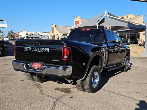 2026 RAM 3500 Tradesman 4x4 Crew Cab 8 Box