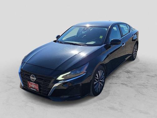 Super Black 2023 Nissan Altima 2.5 SV