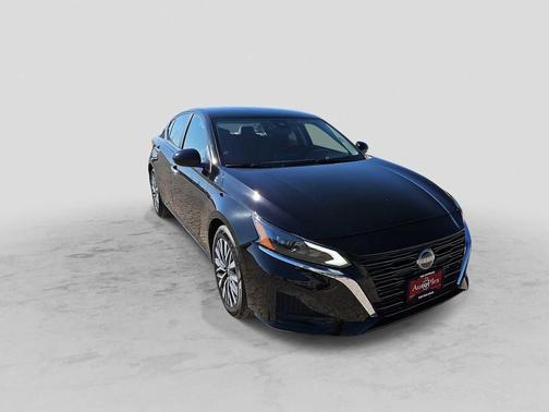 Super Black 2023 Nissan Altima 2.5 SV