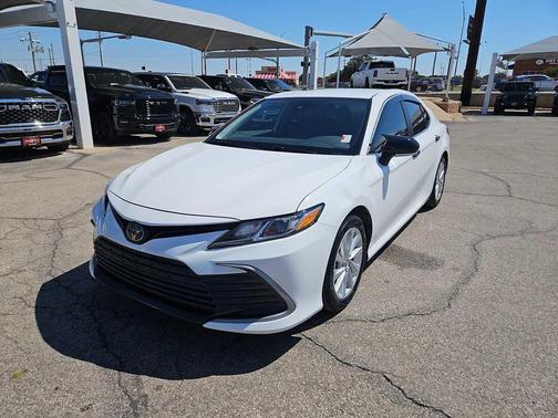 2022 Toyota Camry LE