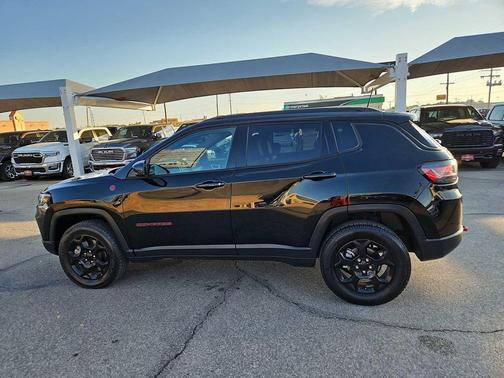 2023 Jeep Compass Trailhawk