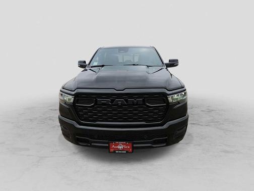 Diamond Black Crystal Pearlcoat 2026 RAM 1500 Lone Star