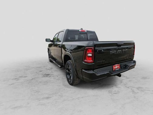 Diamond Black Crystal Pearlcoat 2026 RAM 1500 Lone Star