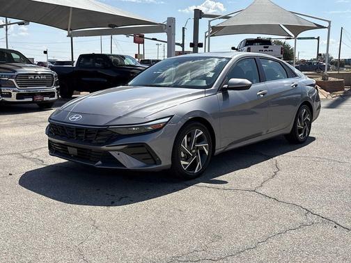 2025 Hyundai ELANTRA SEL