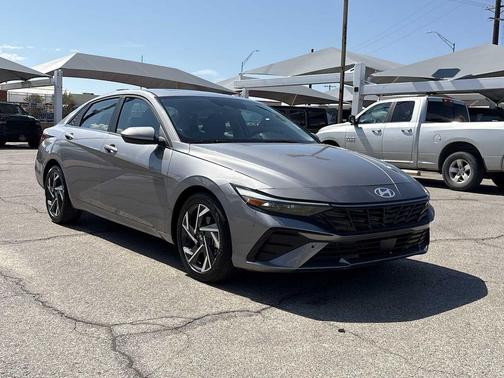 2025 Hyundai ELANTRA SEL
