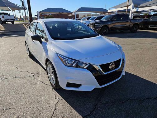 2022 Nissan Versa 1.6 S