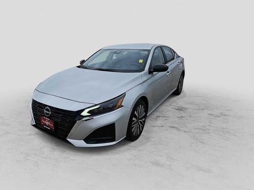 Brilliant Silver Metallic 2024 Nissan Altima 2.5 SV
