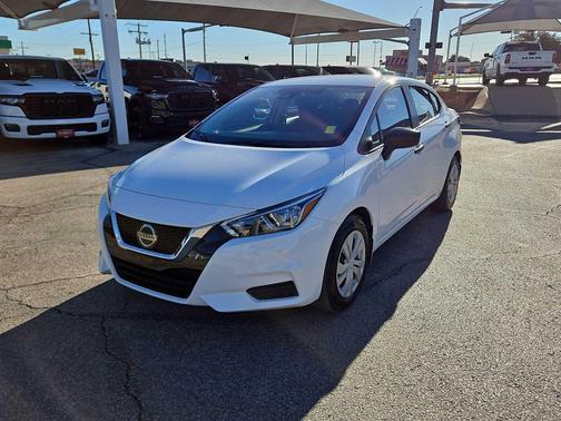 2022 Nissan Versa 1.6 S