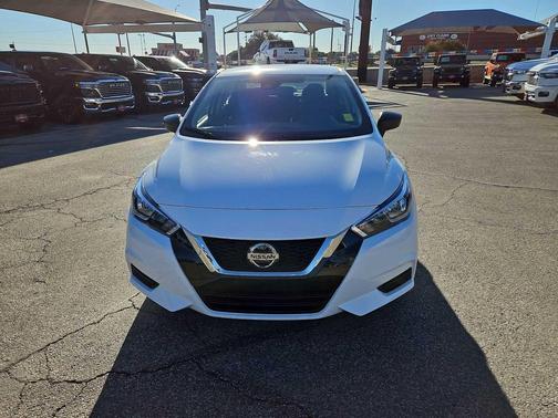 2022 Nissan Versa 1.6 S