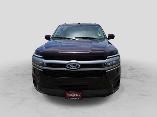 Jewel Red Metallic Tinted Clearcoat 2023 Ford Expedition XLT