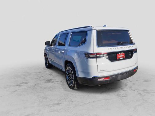 2022 Jeep Grand Wagoneer Series III