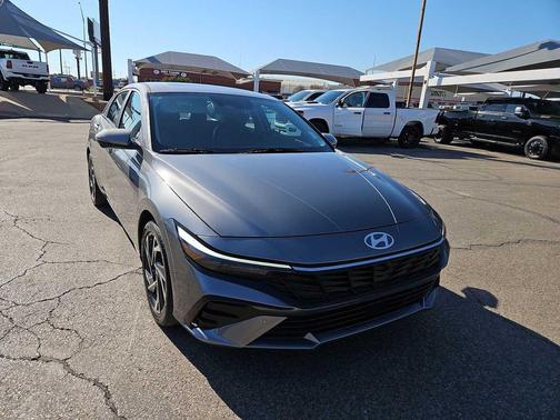 2024 Hyundai ELANTRA Limited