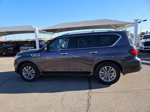 2024 INFINITI QX80 Luxe