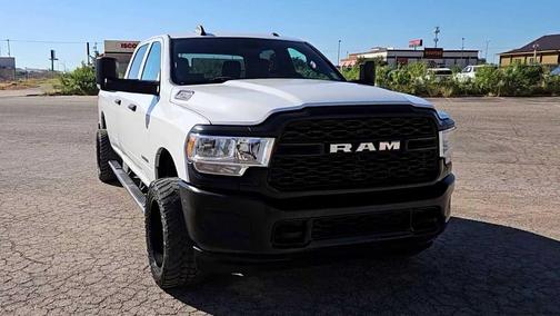 2021 RAM 3500 Tradesman 4x4 Crew Cab 8 Box