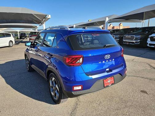 2025 Hyundai VENUE SEL