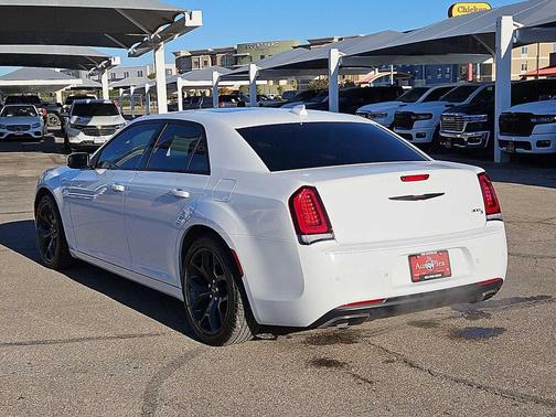 2023 Chrysler 300 S
