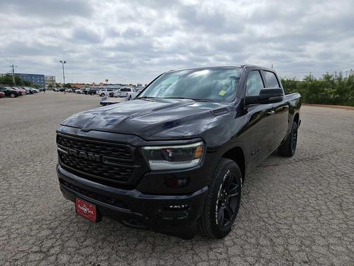Diamond Black Crystal Pearlcoat 2023 RAM 1500 Lone Star