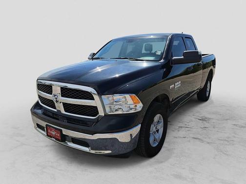 Diamond Black Crystal Pearlcoat 2024 RAM 1500 Tradesman