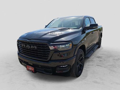 Diamond Black Crystal Pearlcoat 2026 RAM 1500 Laramie