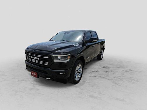 Diamond Black Crystal Pearlcoat 2021 RAM 1500 Laramie