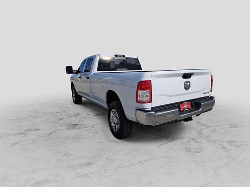 2024 RAM 3500 Tradesman 4x4 Crew Cab 8 Box