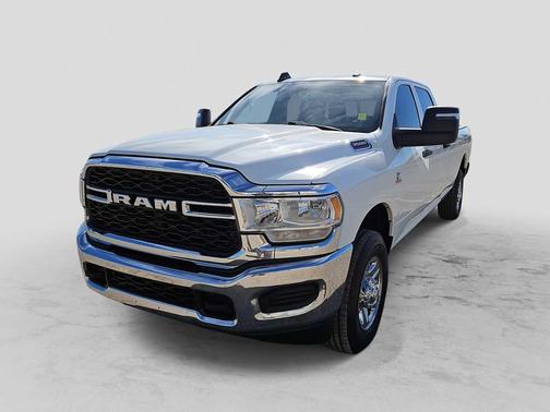 2024 RAM 3500 Tradesman 4x4 Crew Cab 8 Box