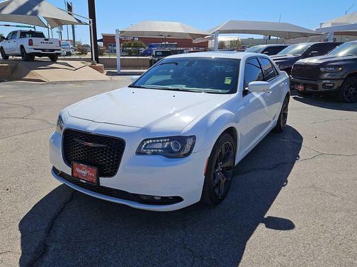 2022 Chrysler 300 S