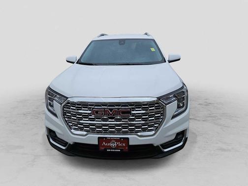 Summit White 2024 GMC Terrain SLT