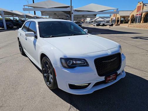 2022 Chrysler 300 Touring