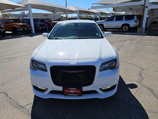 2022 Chrysler 300 Touring
