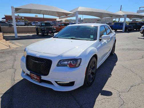 2022 Chrysler 300 Touring