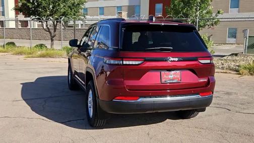 2025 Jeep Grand Cherokee Laredo