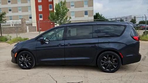 2020 Chrysler Pacifica Touring-L Plus