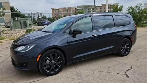 2020 Chrysler Pacifica Touring-L Plus