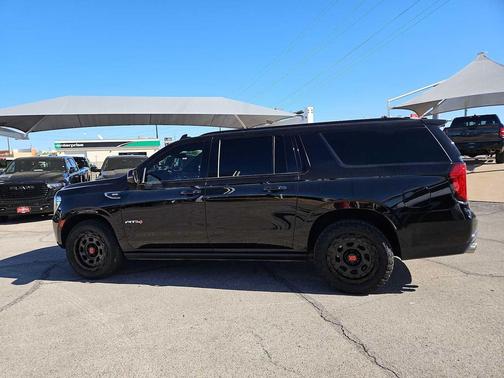 2022 GMC Yukon XL AT4