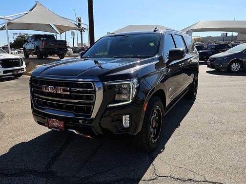 2022 GMC Yukon XL AT4