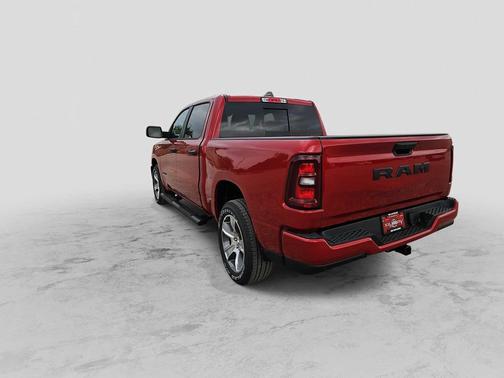 Molten Red Pearlcoat 2026 RAM 1500 Express