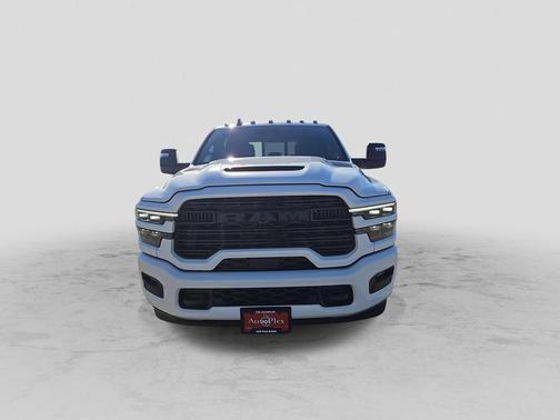 2026 RAM 3500 Laramie 4x4 Crew Cab 8 Box