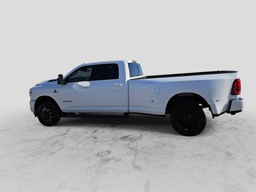 2026 RAM 3500 Laramie 4x4 Crew Cab 8 Box