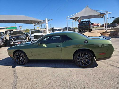 2022 Dodge Challenger SXT