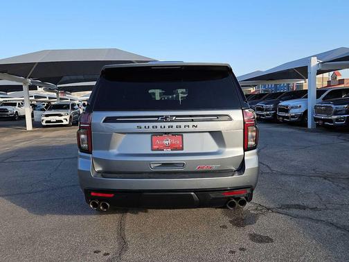 2023 Chevrolet Suburban RST
