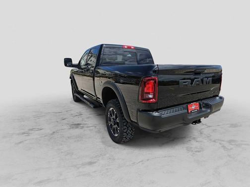 Diamond Black Crystal Pearlcoat 2026 RAM 2500 Warlock