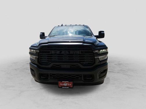 Diamond Black Crystal Pearlcoat 2026 RAM 2500 Warlock 4x4 Crew Cab 64 Box