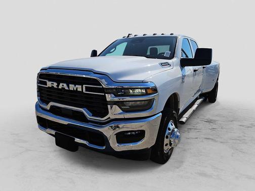 2026 RAM 3500 Tradesman 4x4 Crew Cab 8 Box