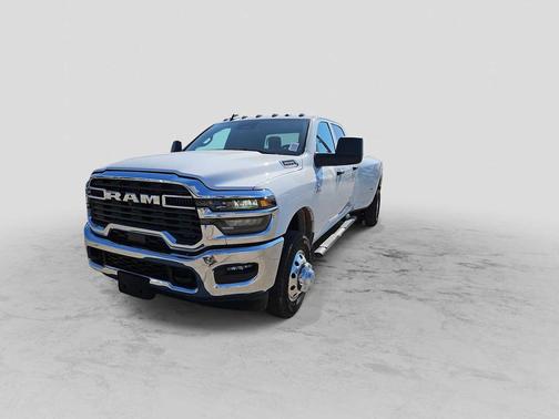 2026 RAM 3500 Tradesman 4x4 Crew Cab 8 Box