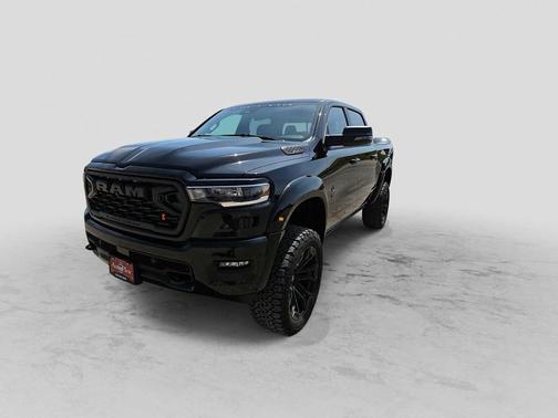 Diamond Black Crystal Pearlcoat 2026 RAM 1500 Big Horn/Lone Star