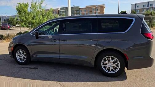 2025 Chrysler Pacifica L